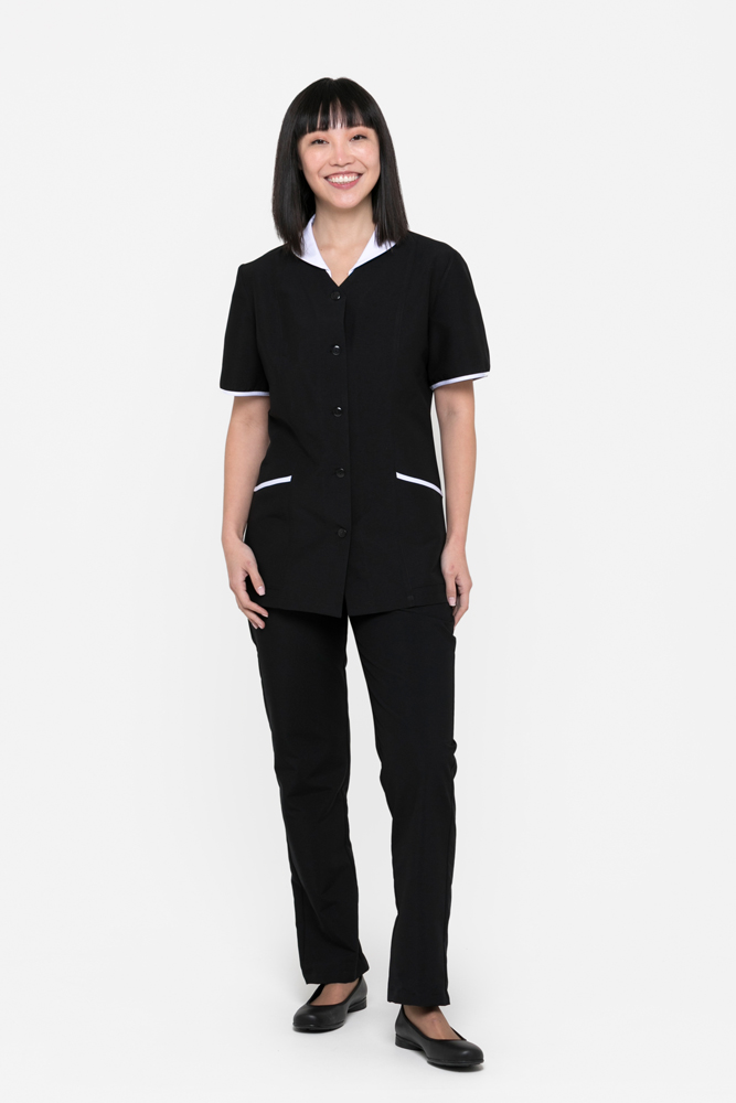 túnica-senhora-limpeza-manutenção-casa-microfibra-preta-com-aplicações-em-renda-monaco-creyconfe