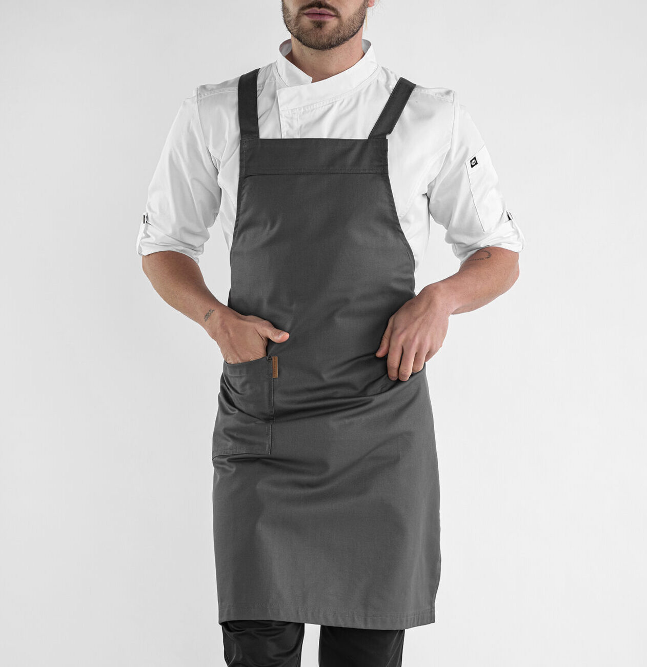 avental-peitilho-com-tiras-cruzadas-bolso-na-lateral-direita-tiras-cruzadas-ajustáveis-fixas-capri-martiform