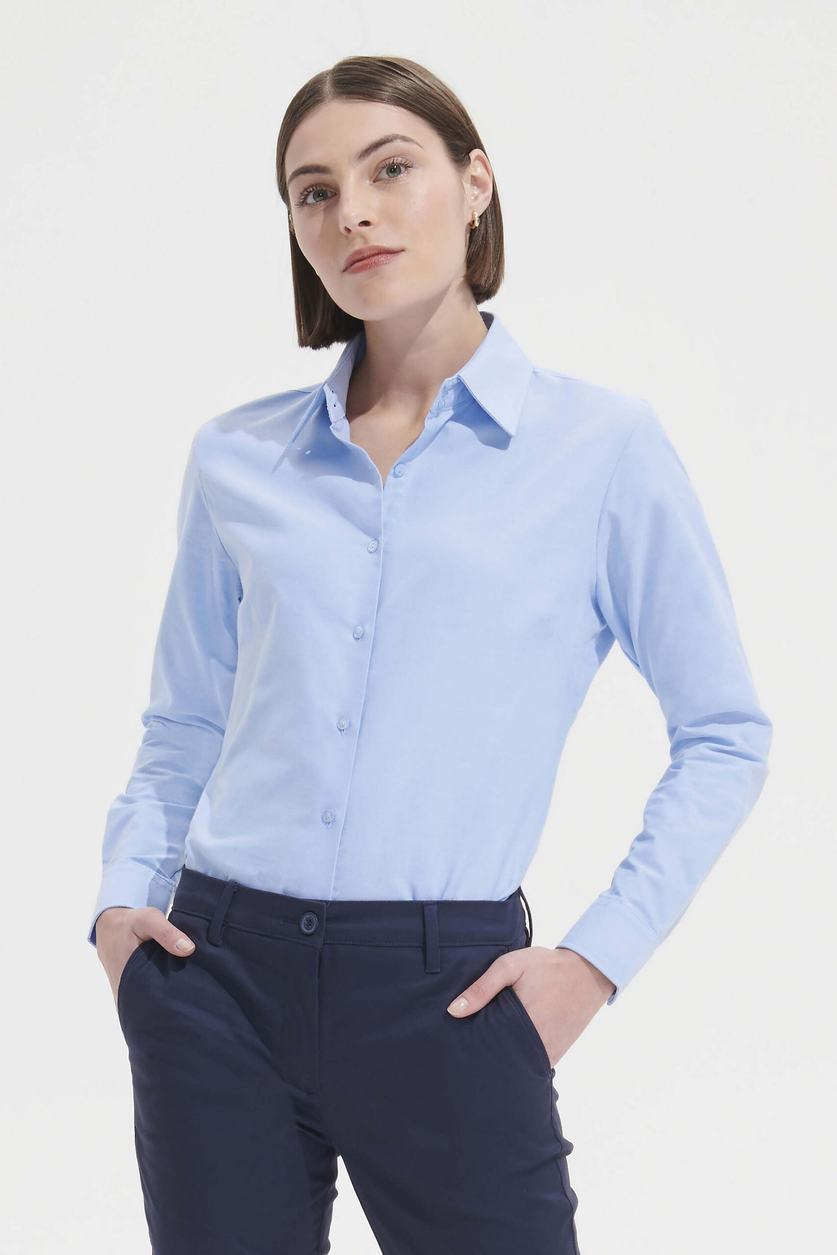 camisa-senhora-mulher-branca-oxford-manga-comprida-azul-claro-embassy-sols